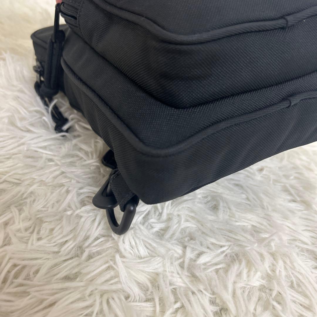 Balenciaga バレンシアガ ボディバッグ　クロスボディ　ウエストポーチ