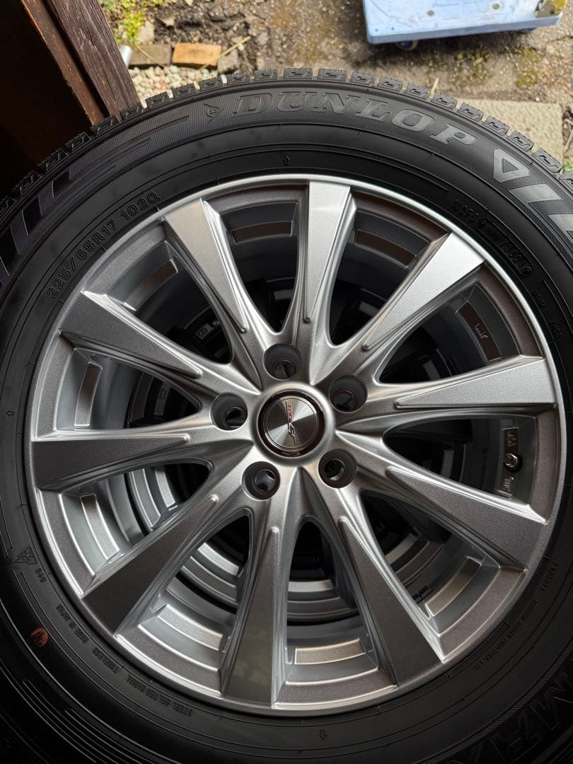 17インチ 7J 5H 114.3 39スタッドレスタイヤ