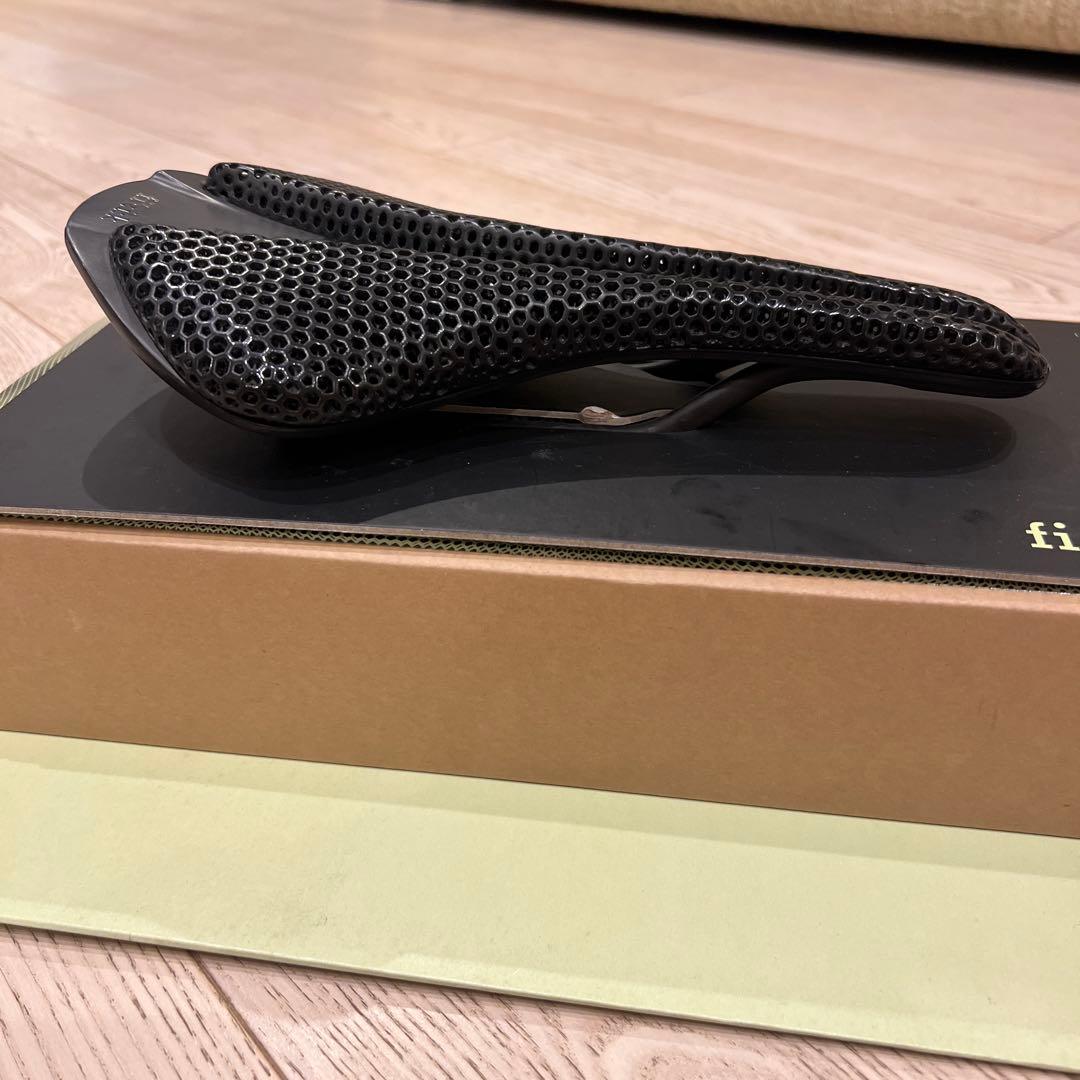 フィジーク　アンタレス　バーサスエボ　00　アダプティブ　〈レギュラー139㎜〉
