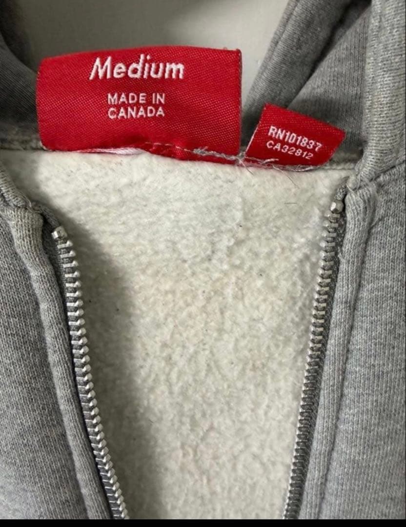 ド*ラ様 Supreme 定価3万超え！激レアグレー フルジップパーカー M