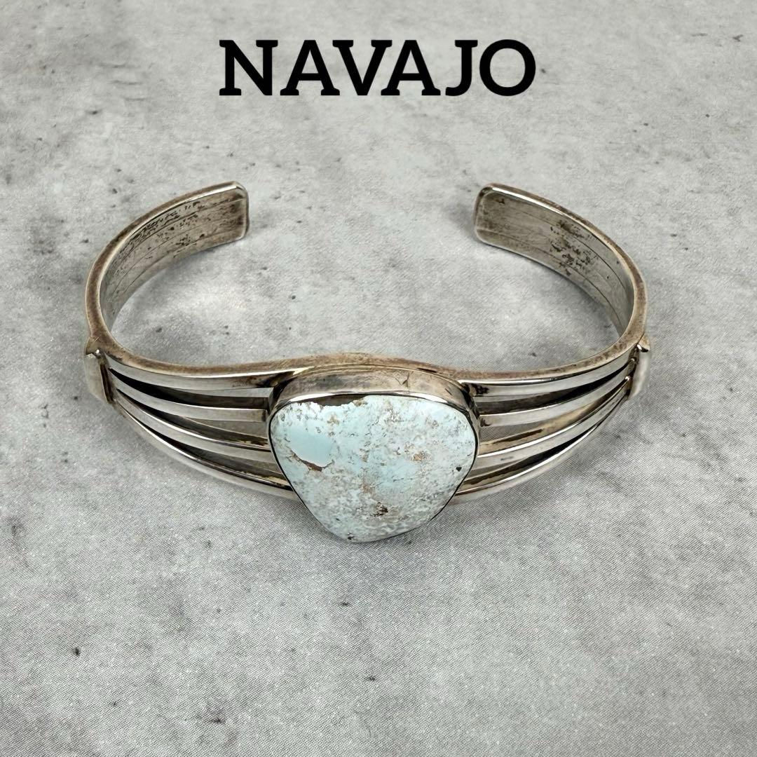 NAVAJO ＭＰ刻印　ナバホ カラーストーンシルバーバングル ホワイト