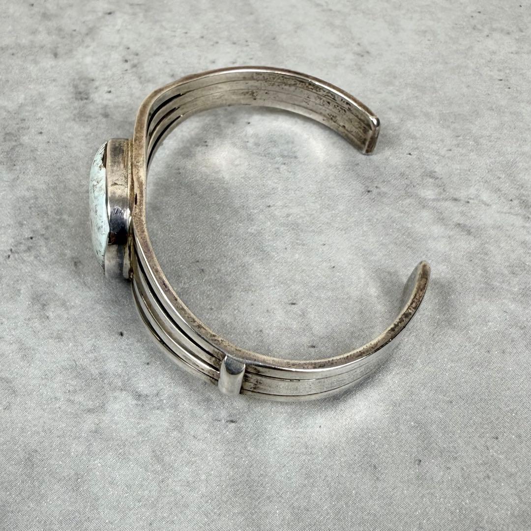 NAVAJO ＭＰ刻印　ナバホ カラーストーンシルバーバングル ホワイト