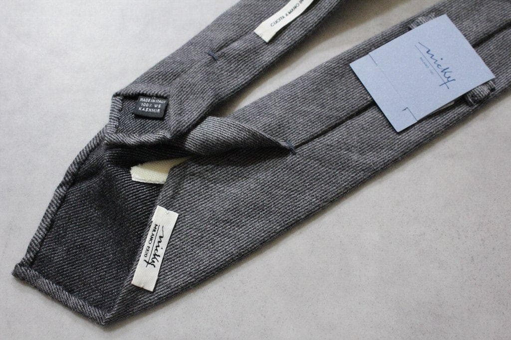 NICKY★新品2.5万円ニッキー カシミアグレーネクタイ 剣先スフォデラート
