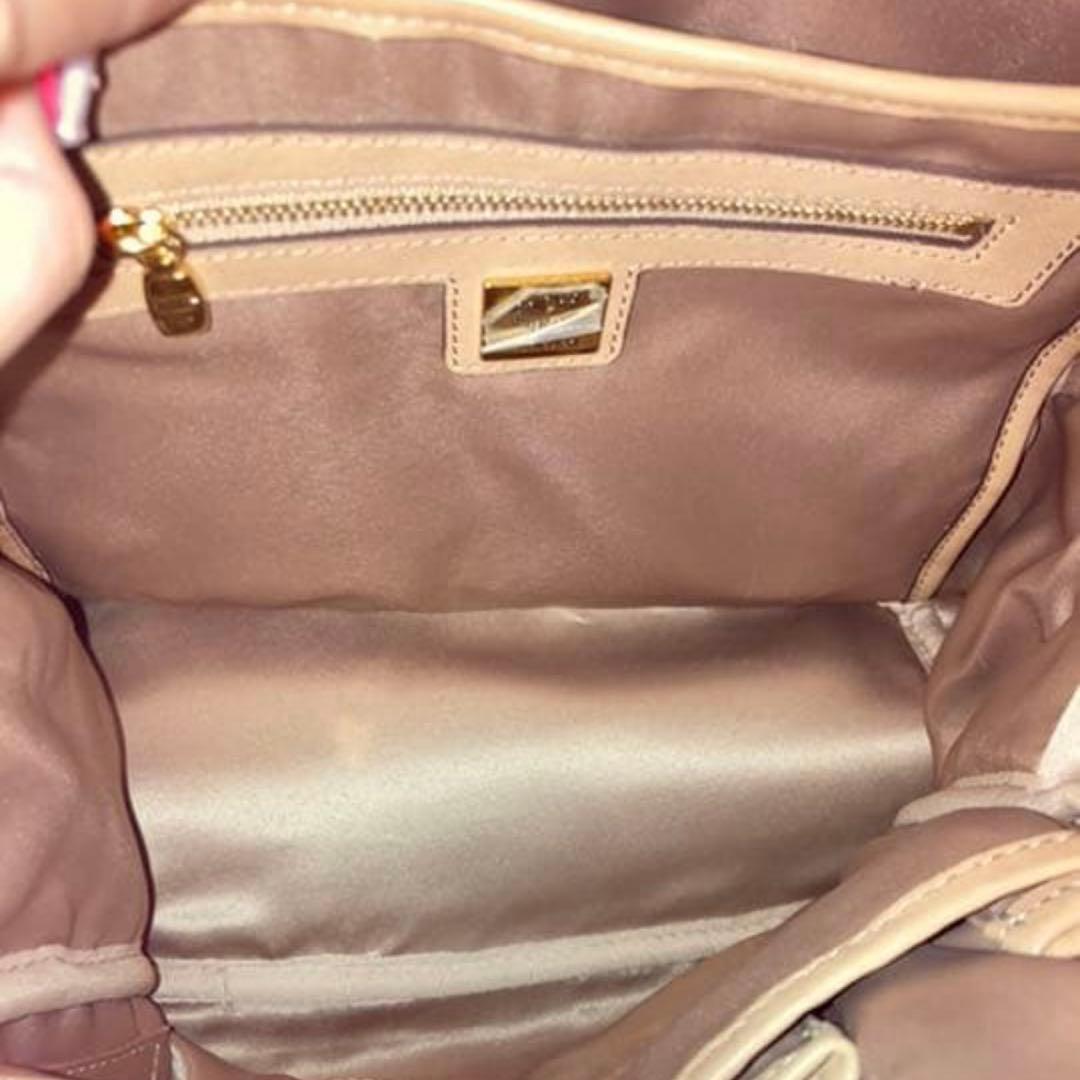 MCM ハート型 スタッズ付きリュック ベージュ