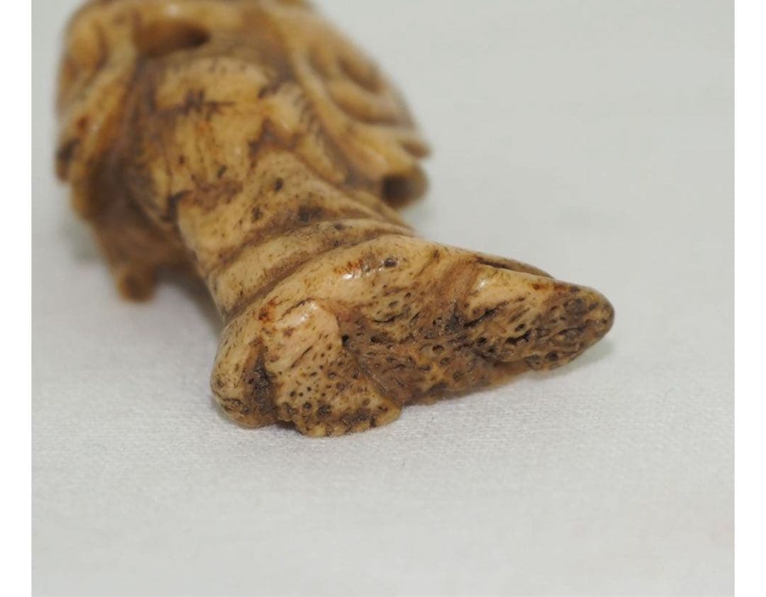 送料無料　江戸～明治　鹿角彫根付　高５ｃｍ　重さ12ｇ