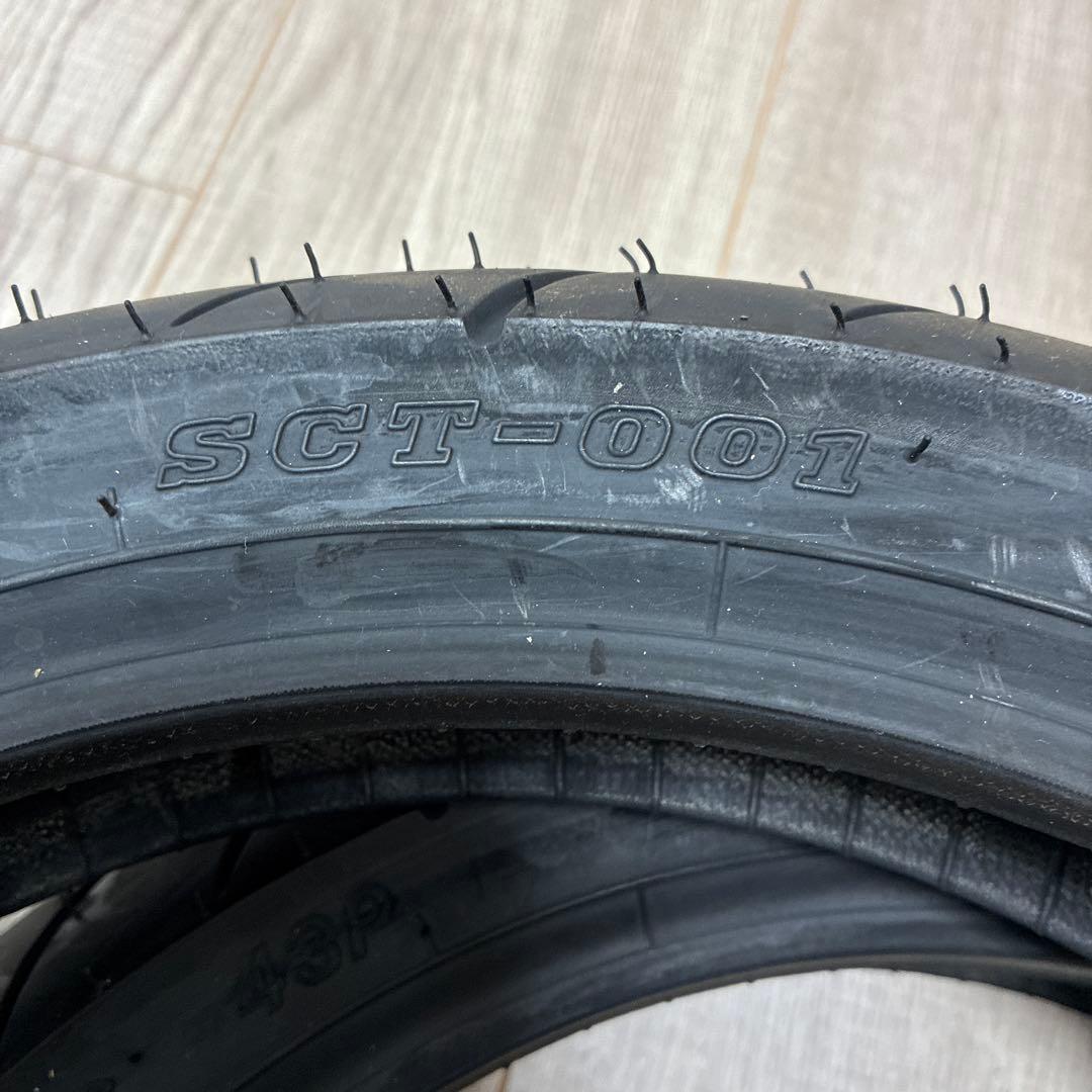 トリシティ　フロントirc タイヤ　新品　2本！