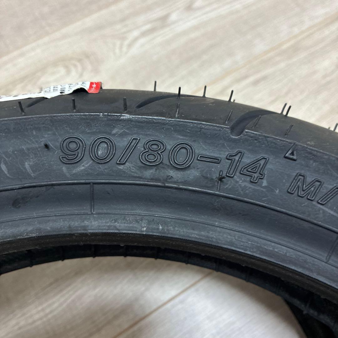 トリシティ　フロントirc タイヤ　新品　2本！