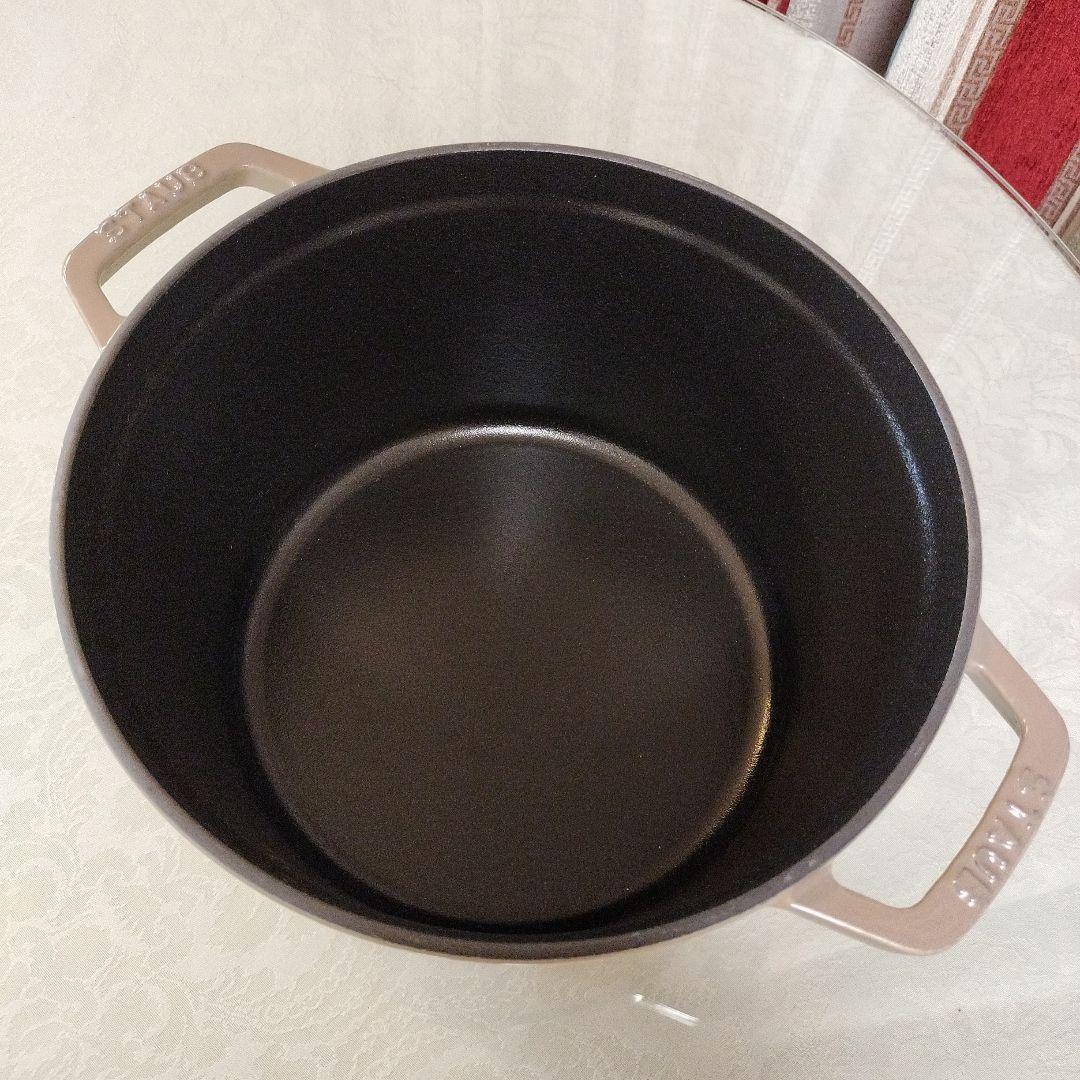 STAUB 両手鍋 ベージュ 約24cm