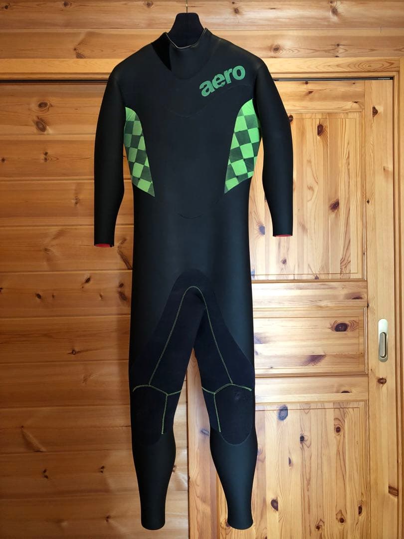エアロクイップ　セミドライスーツ