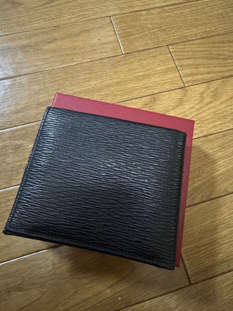 サルヴァトーレフェラガモ　ガンチーニ　二つ折り財布　レザー