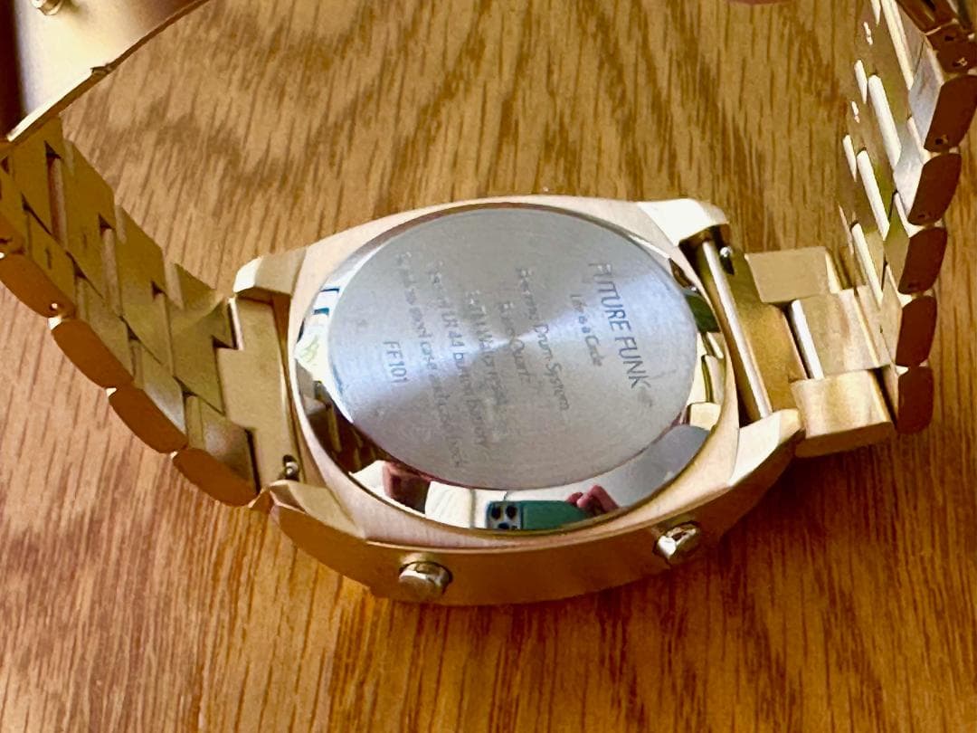 時計 FUTURE FUNK FF101-YG-MT