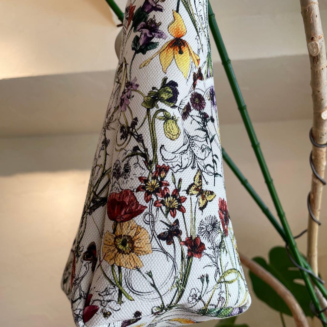 GUCCI 花柄 トートバッグ チャーム付き