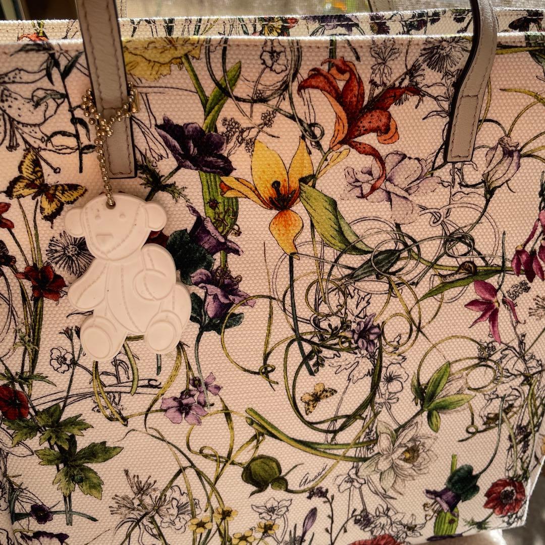 GUCCI 花柄 トートバッグ チャーム付き