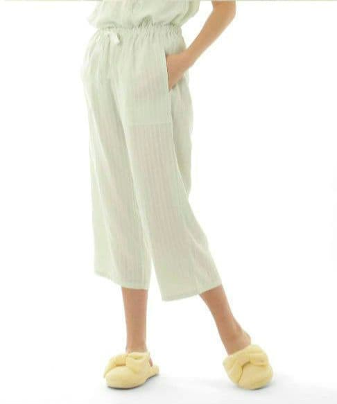 ◎新品未使用タグ付き　narue　ナルエー　パジャマ　すずらん刺繍　グリーン系