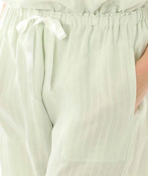 ◎新品未使用タグ付き　narue　ナルエー　パジャマ　すずらん刺繍　グリーン系