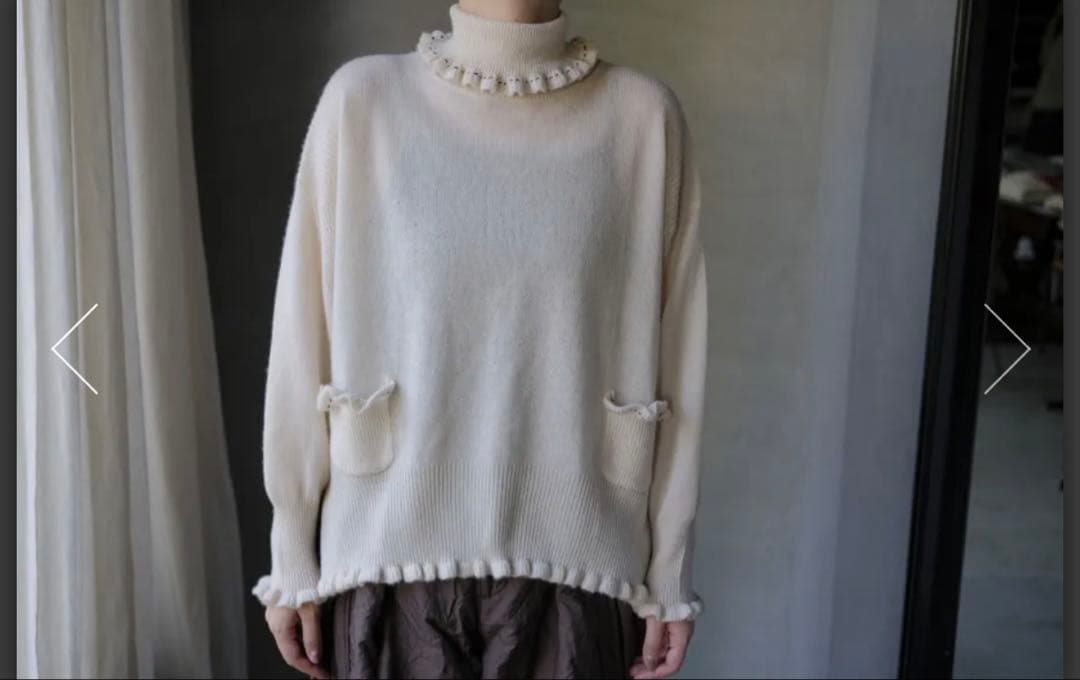 トワヴァーズVolant turtle neck カシミヤタートルネックセーター