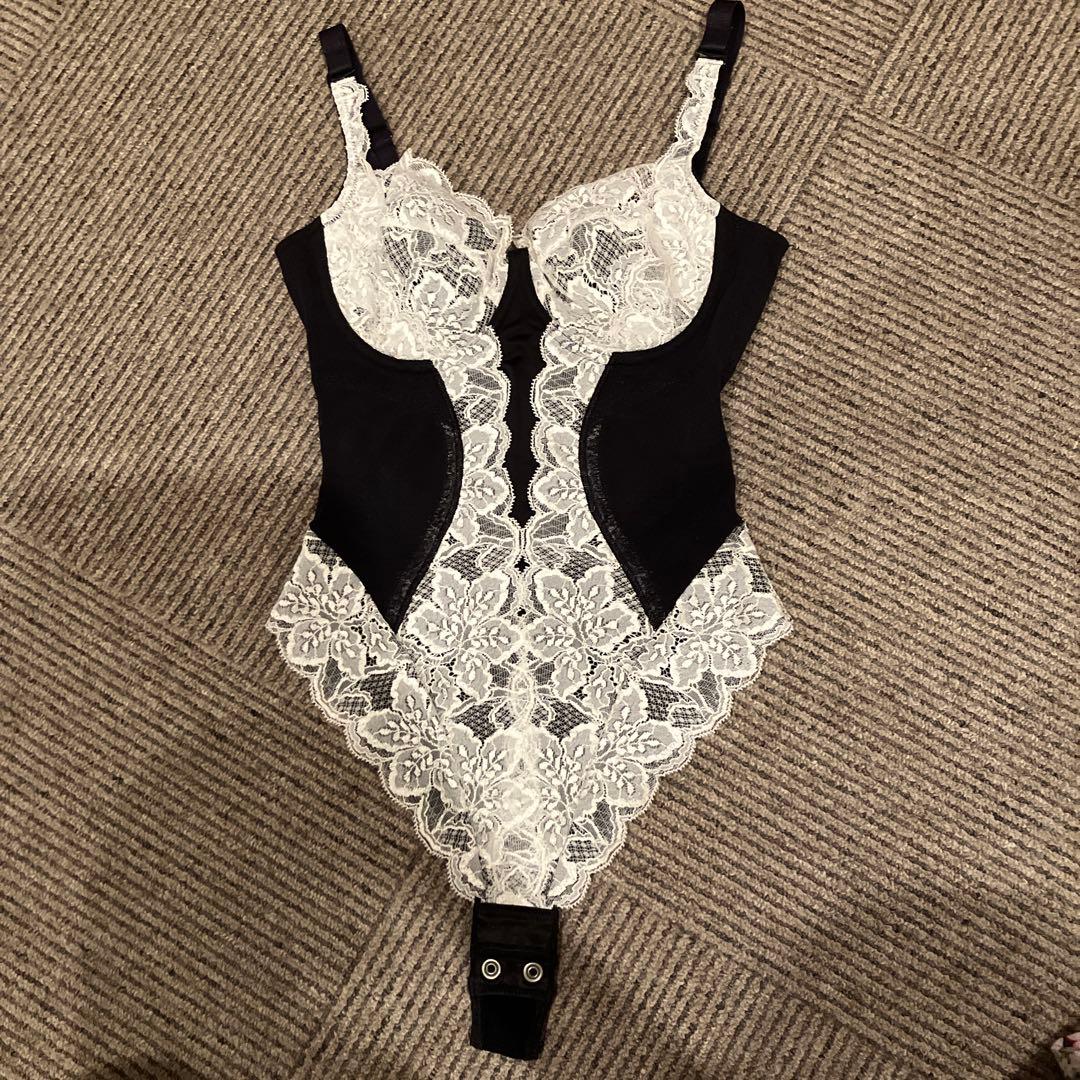 寒い時期必見✨LaLaTバックボディースーツ✨美品補正下着