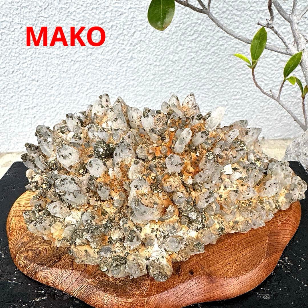 M1689☆パイライト共生水晶クラスター1.2Kg☆尾太鉱山産☆N50312