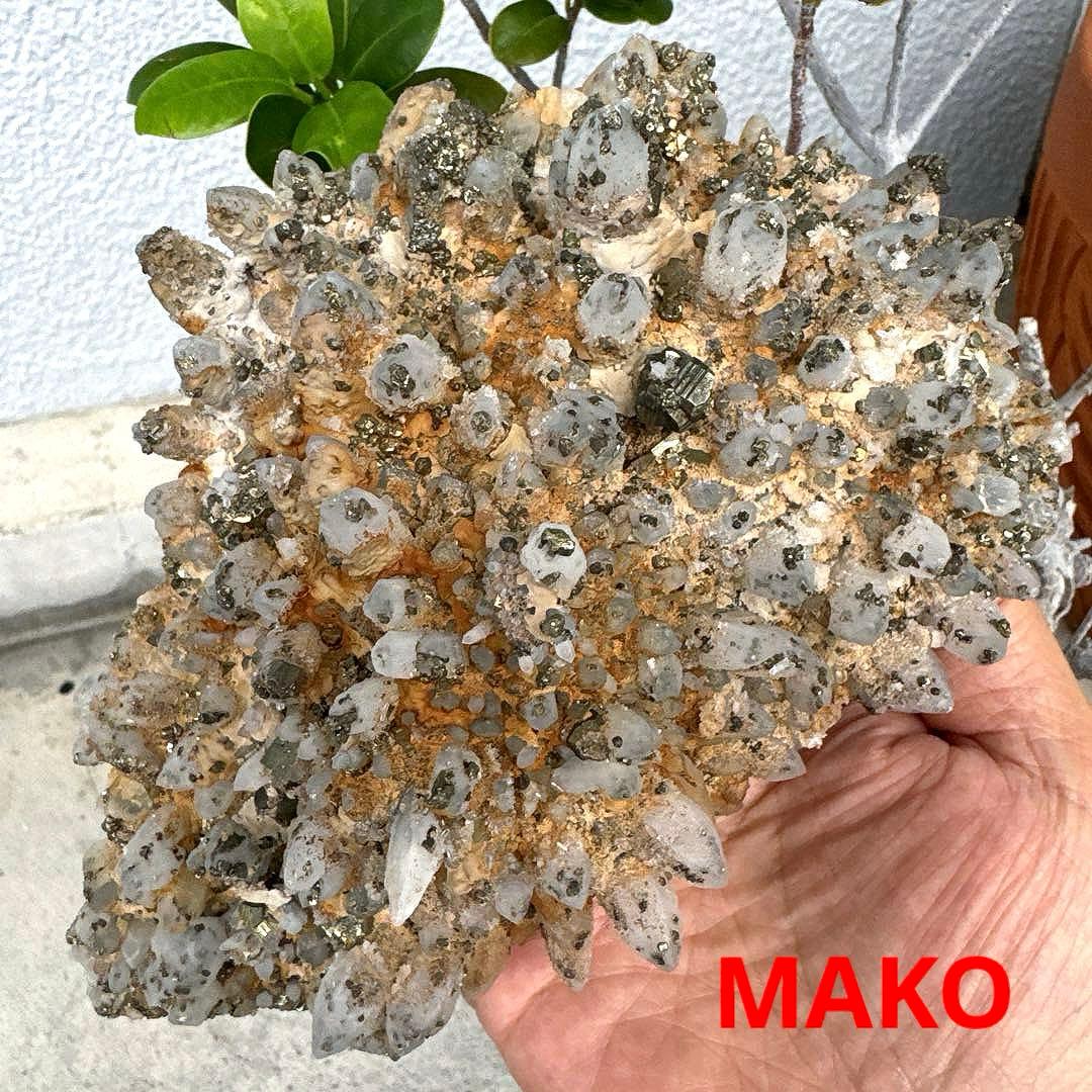 M1689☆パイライト共生水晶クラスター1.2Kg☆尾太鉱山産☆N50312