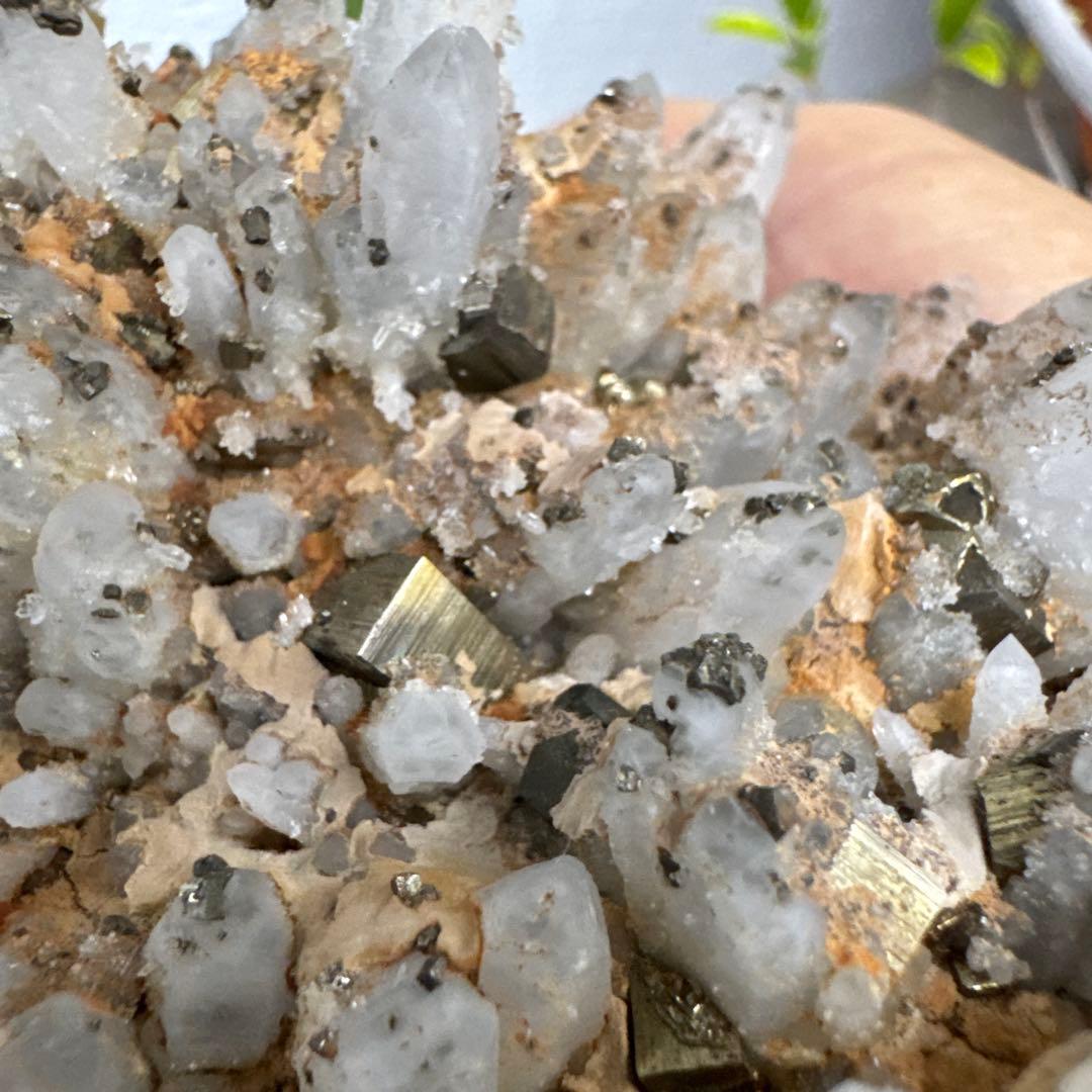 M1689☆パイライト共生水晶クラスター1.2Kg☆尾太鉱山産☆N50312