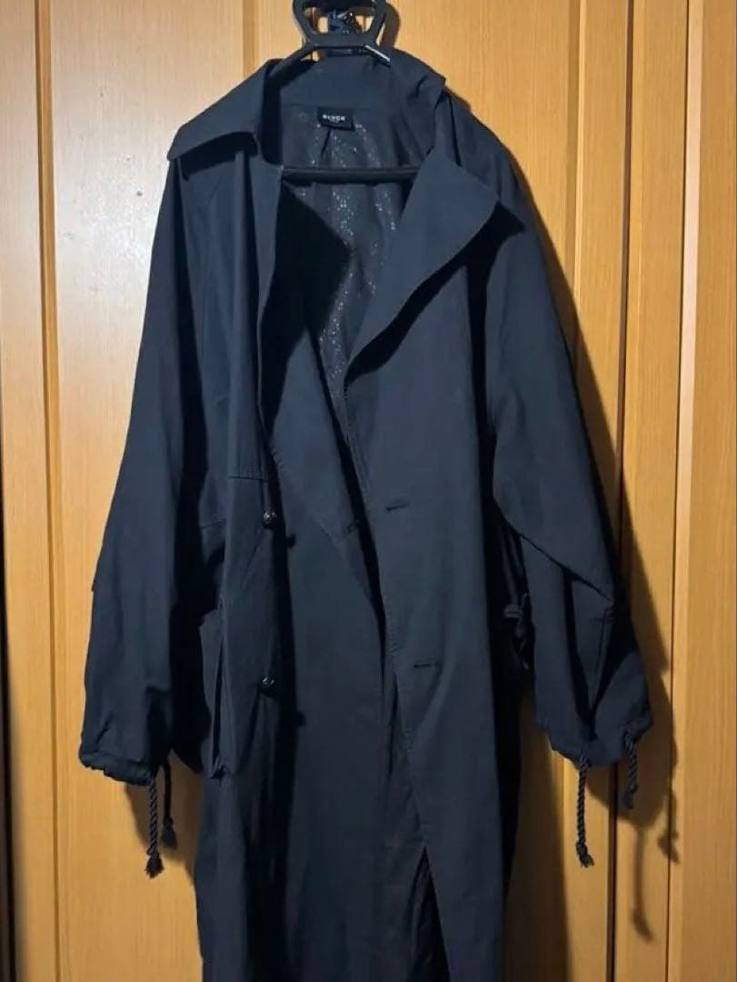 BLVCK PARISトレンチコート