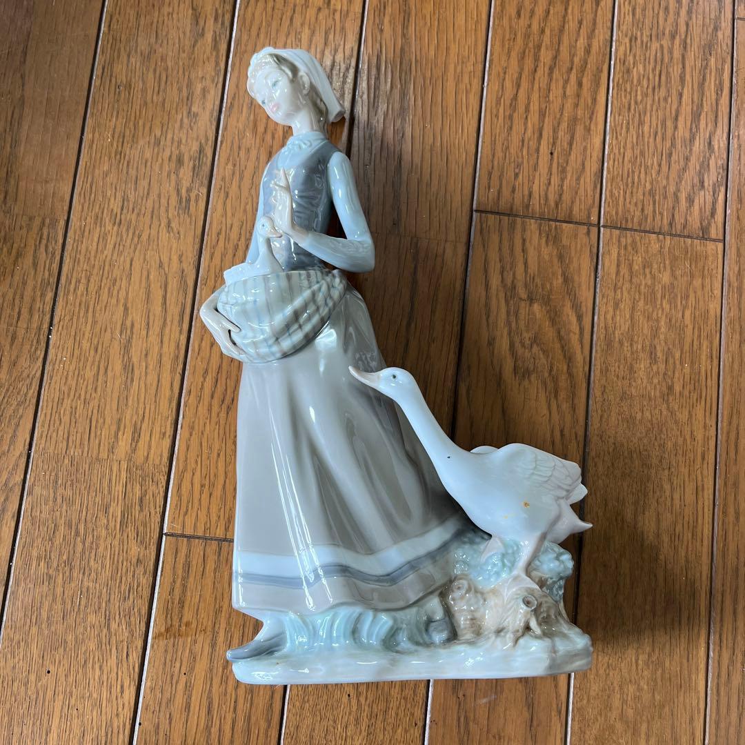 LLADRO リヤドロ No.4815『ガチョウと少女