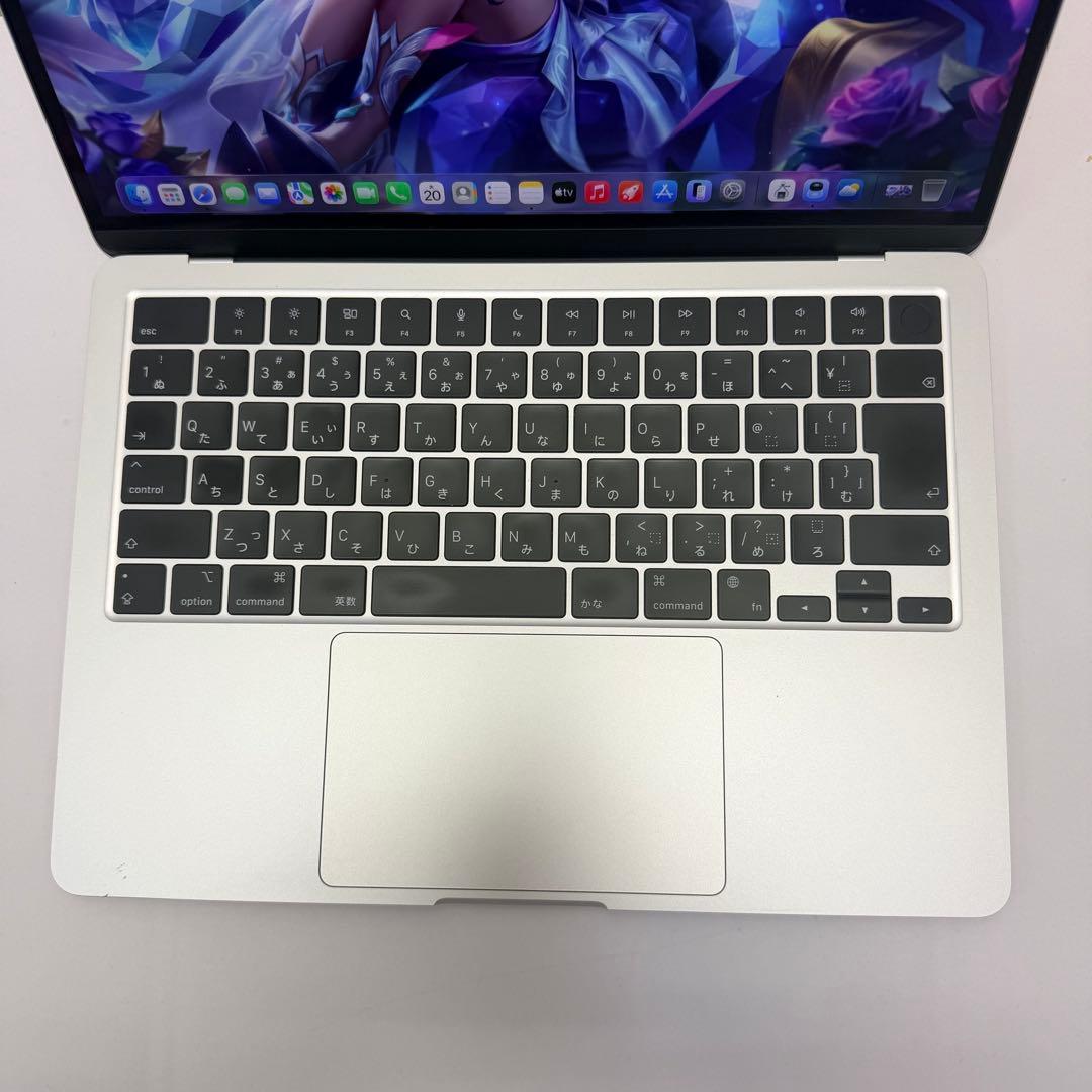 【美品】MacBook Air M2 13.6インチ 16GB / 512GB