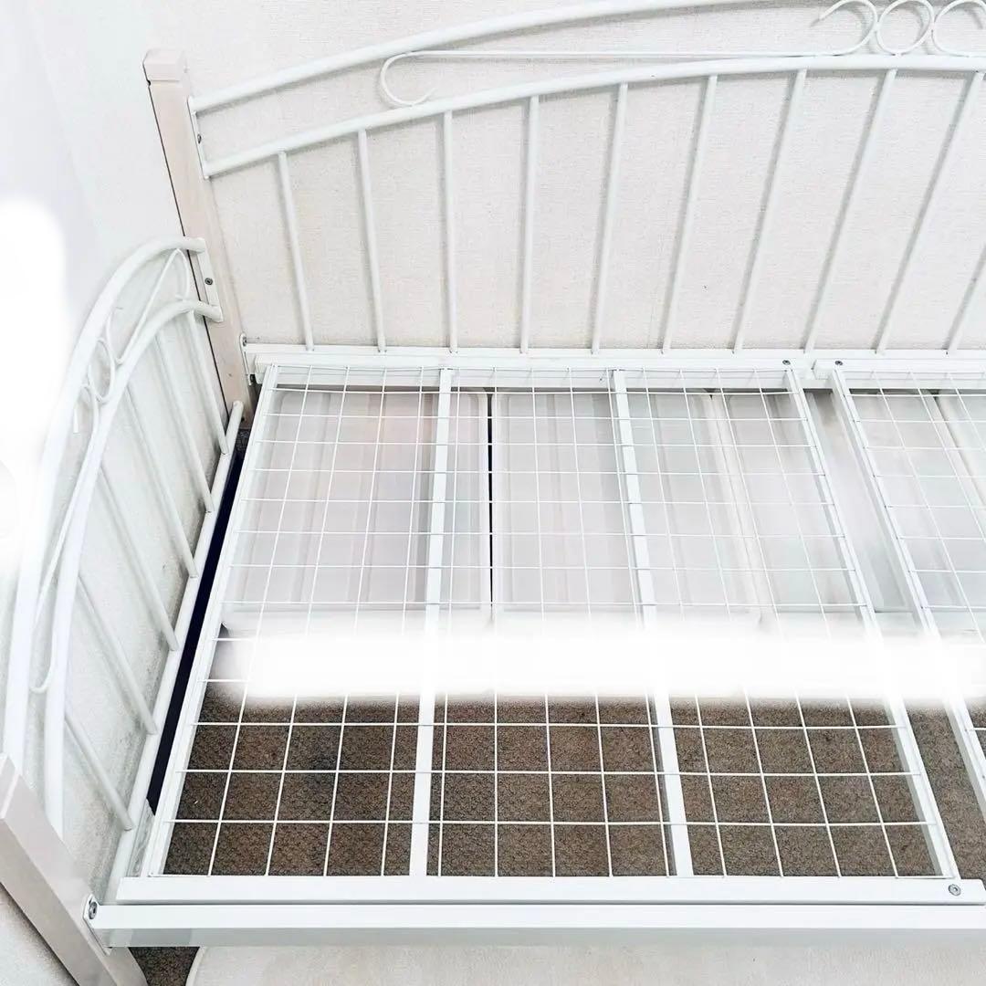 ロートアイアン　ベッドフレーム　シングル　ソファ型　白