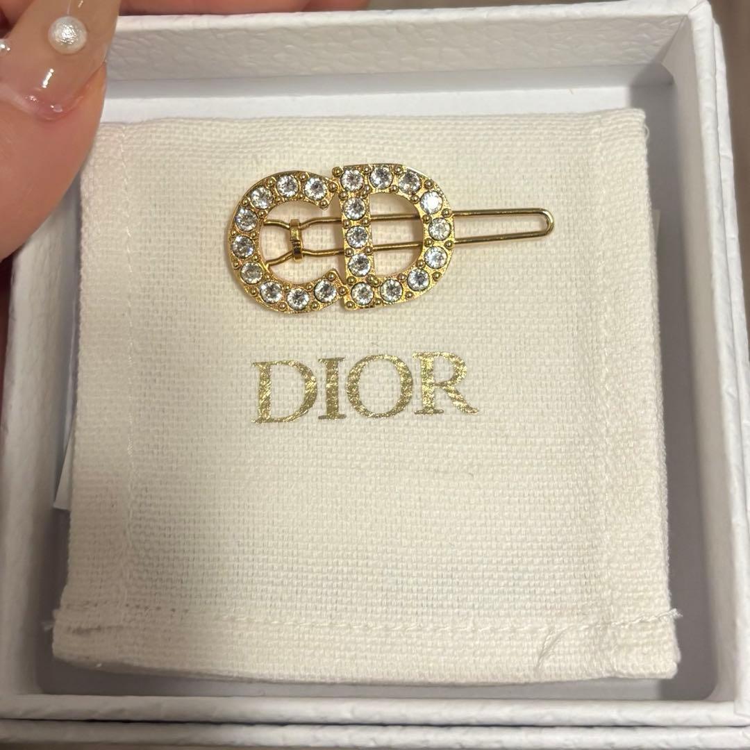 Diorヘアピン