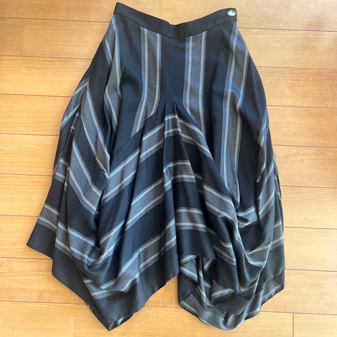 Vivienne ヴィヴィアンウエストウッド　ストライプ変形スカート
