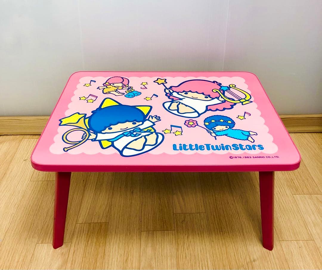 キキララ　テーブル　レトロ