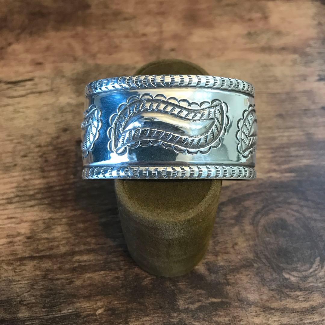 Ivan Howard アイバン・ハワード　シルバー　バングル　NAVAJO