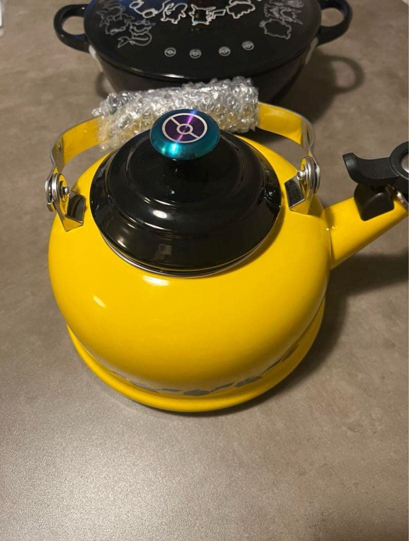 新品未使用　完売　ル・クルーゼ　ポケモン ケトル・クラシック ネクター