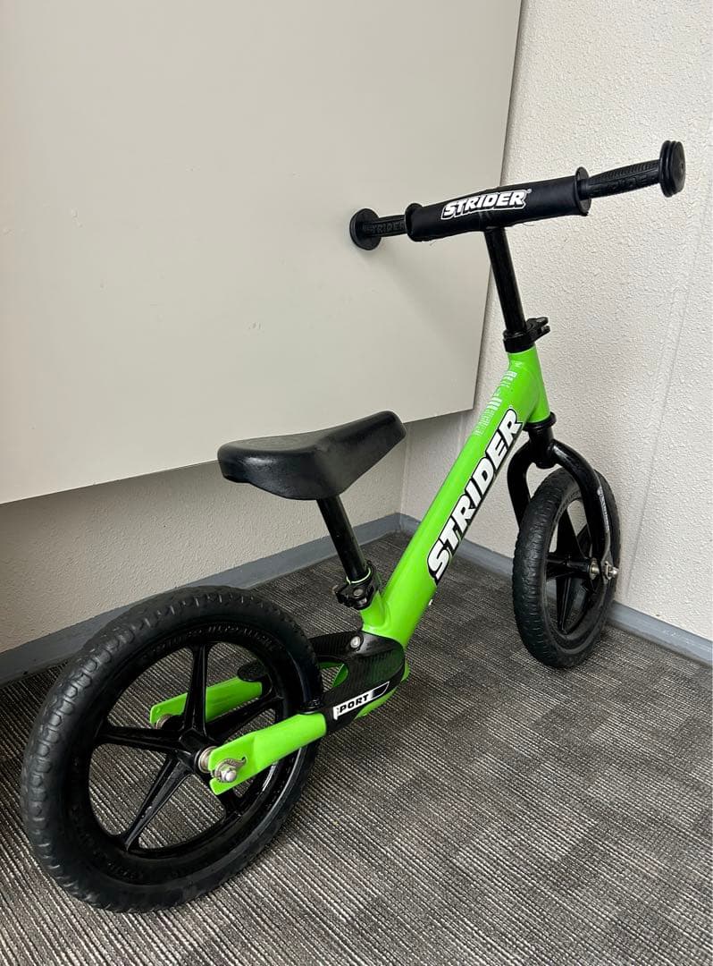 ストライダー スポーツモデル 12インチ グリーン