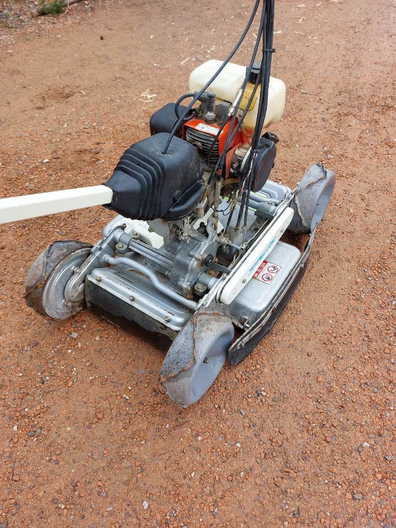 岐阜県高山発☆スパイダーモア 草刈り 農機具 4WD スパイダー spider