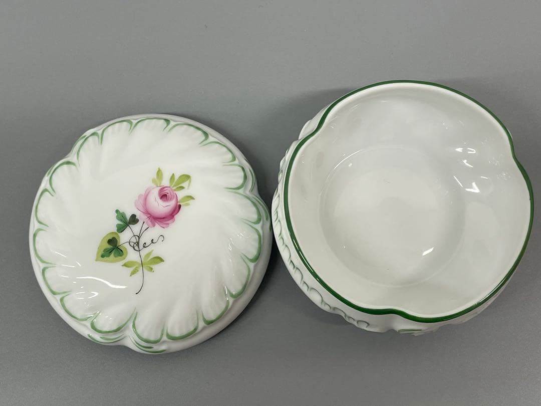 【新品未使用】ヘレンド ウィーン ラウンドボックス　薔薇　蓋付小物入 ボンボン入