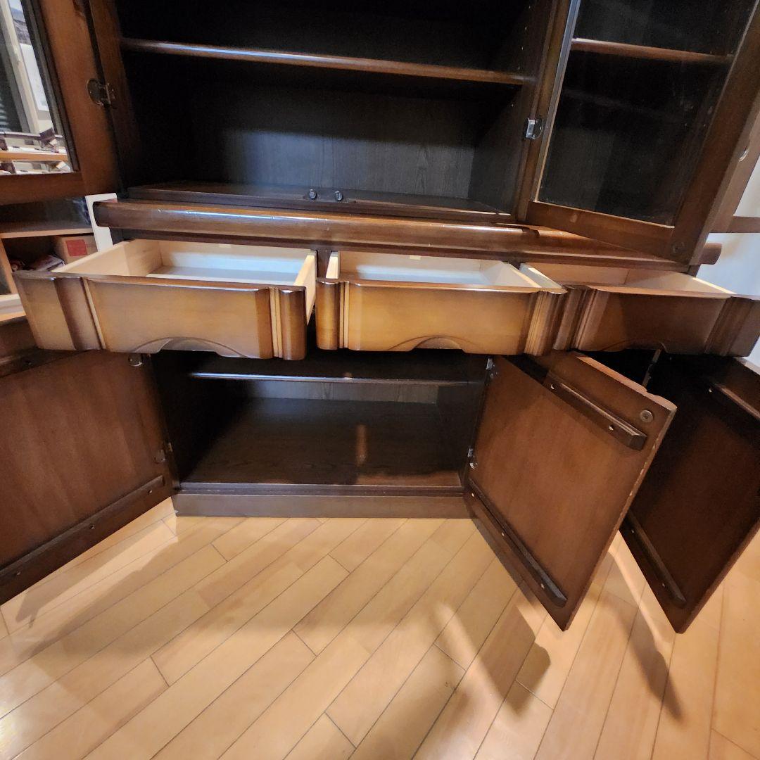 【直接引取】木製ブラウンキャビネット ガラス扉付き