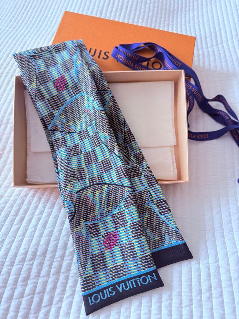 LOUIS VUITTON シルクスカーフ チェック柄
