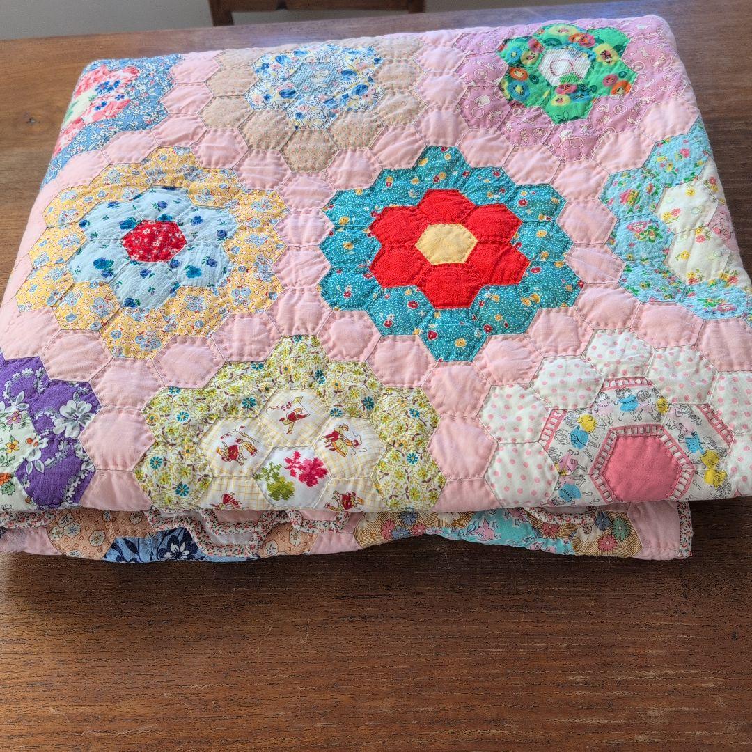 パッチワークキルト　ハンドメイド