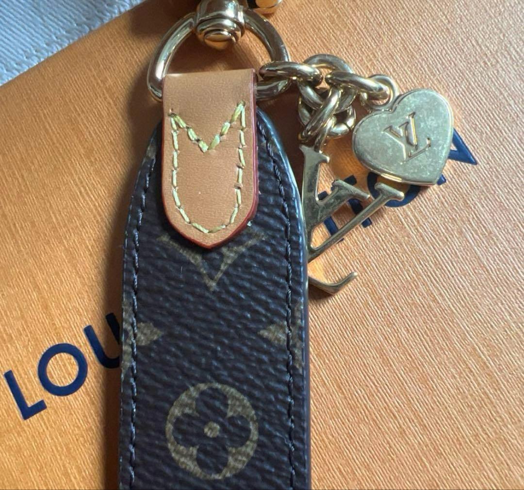 VUITTON キーホルダー・LV チェリシュド