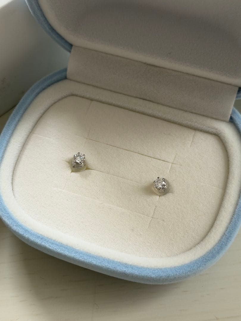 ４℃ ピアス K10ホワイトゴールド ダイヤモンドピアス