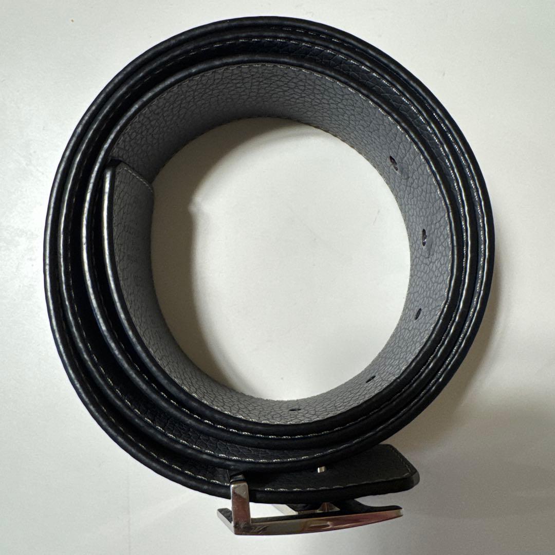 LOUIS VUITTON メンズベルトサイズ95両面使用可能です。グレーと紺色