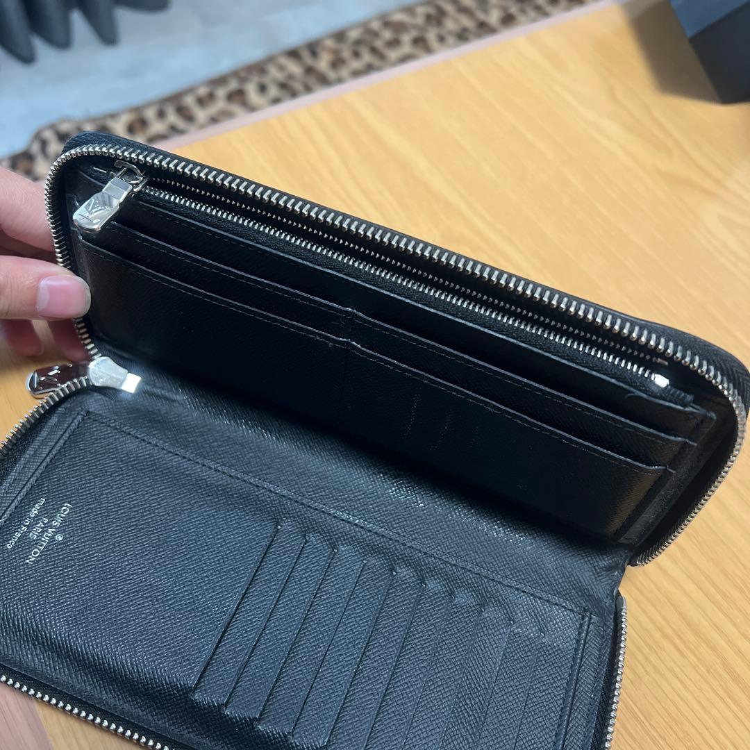 マグロ隊値下げ！Louis Vuitton ブラック エピレザー 長財布