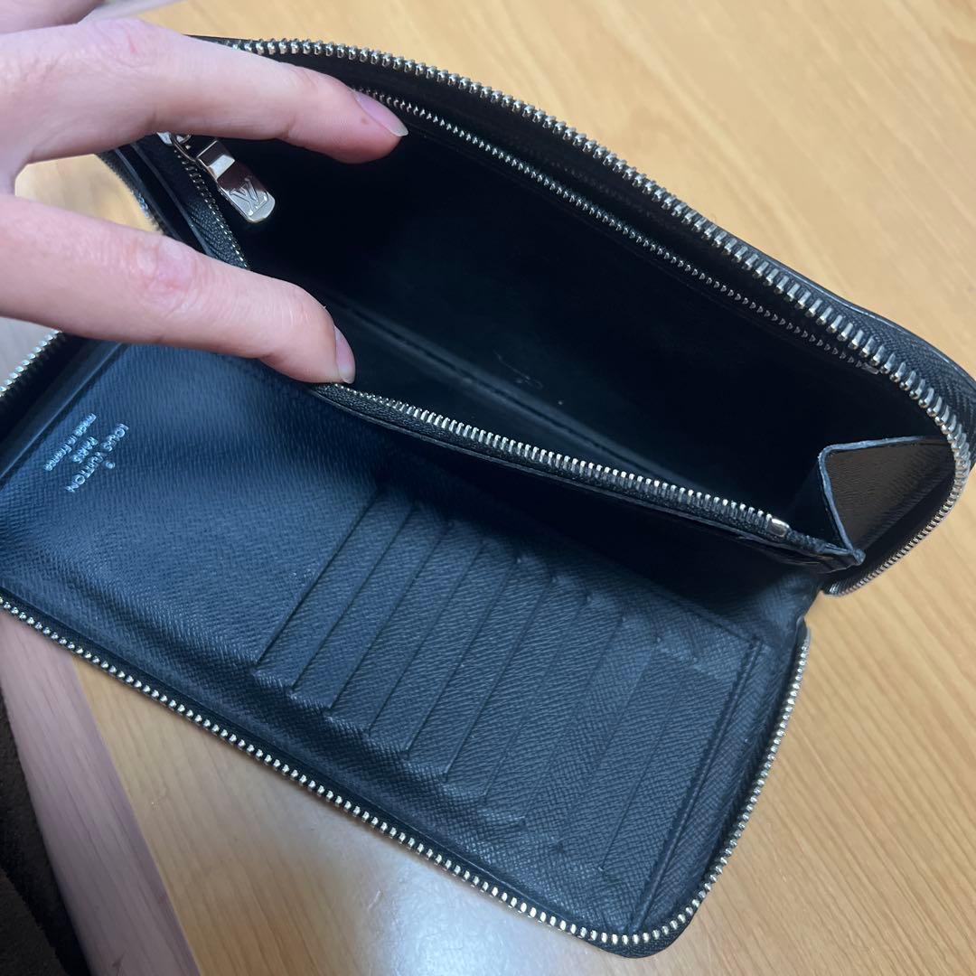 マグロ隊値下げ！Louis Vuitton ブラック エピレザー 長財布