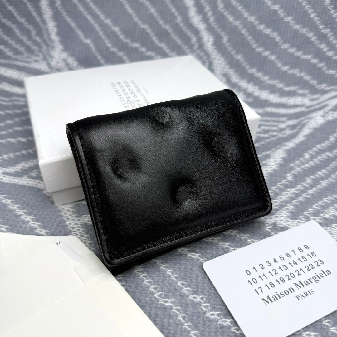 大人気♡ 三つ折り財布 エンベロープ プリント ラムスキン