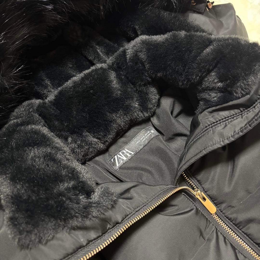 美品 ZARA Sサイズ セミロング丈フード付きダウンジャケット