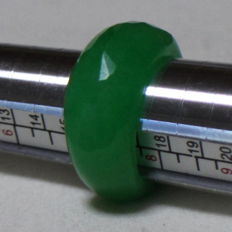 多面カット 本翡翠（推定） くり抜きリング 15号 天然石 ジェダイト 指輪 緑