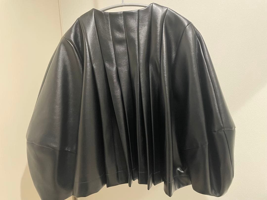 TREFLE＋1 プリーツエコレザージャケット