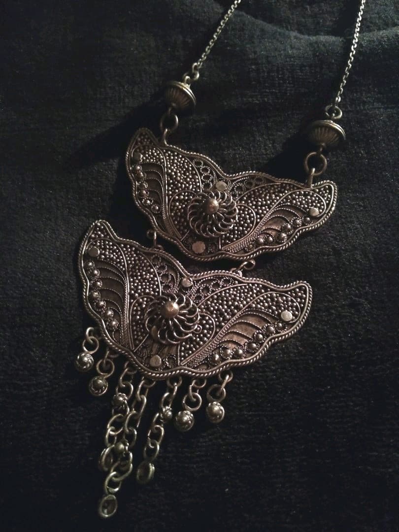 アンティーク 真鍮 透かし彫り ネックレス