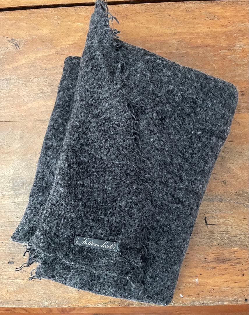 ファリエロサルティのストール　ダークグレー